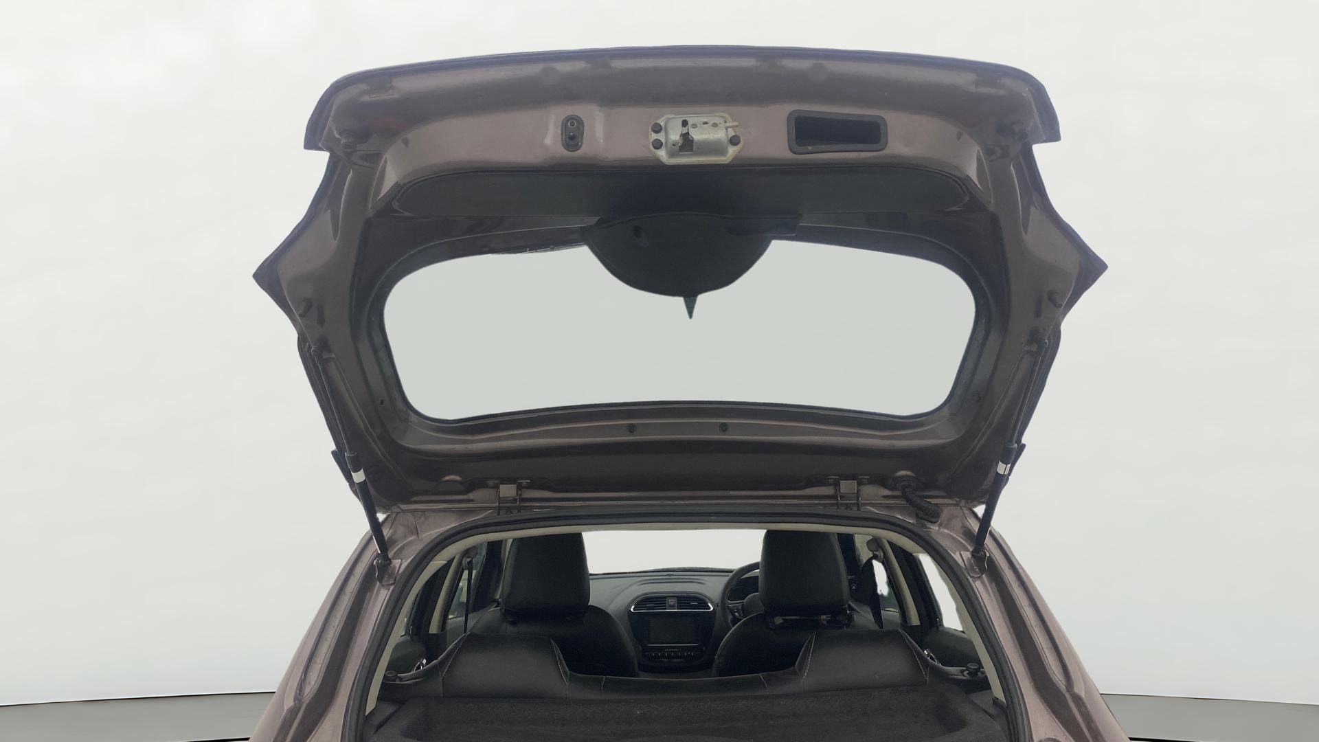 View 2020 Tata Tiago Revotorq XB Image 16 Used 2020 Tata Tiago Revotorq XB Image 16