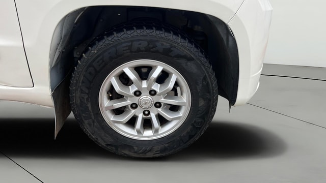 View Mahindra TUV300 Image 41 Used Mahindra TUV300 Image 41