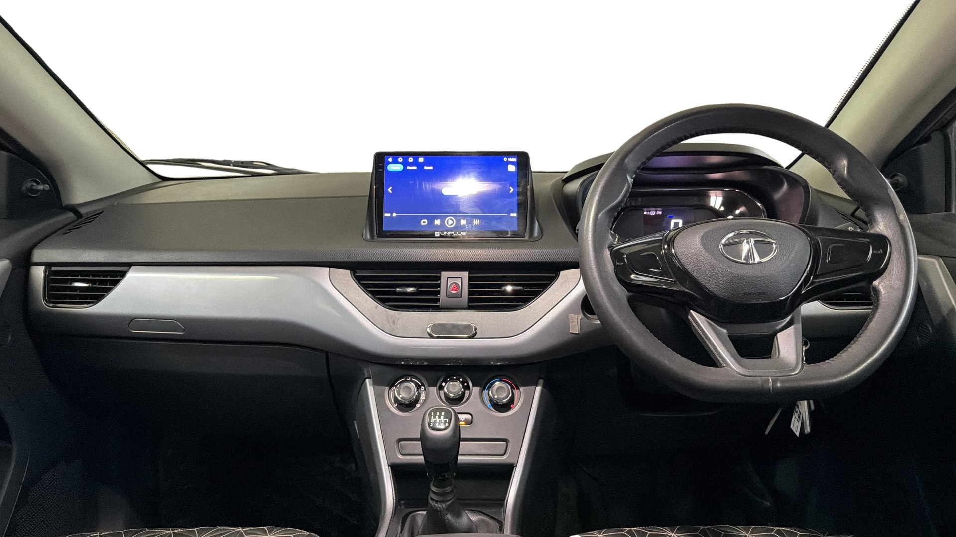 View 2021 Tata Nexon Revotron XE Image 15 Used 2021 Tata Nexon Revotron XE Image 15