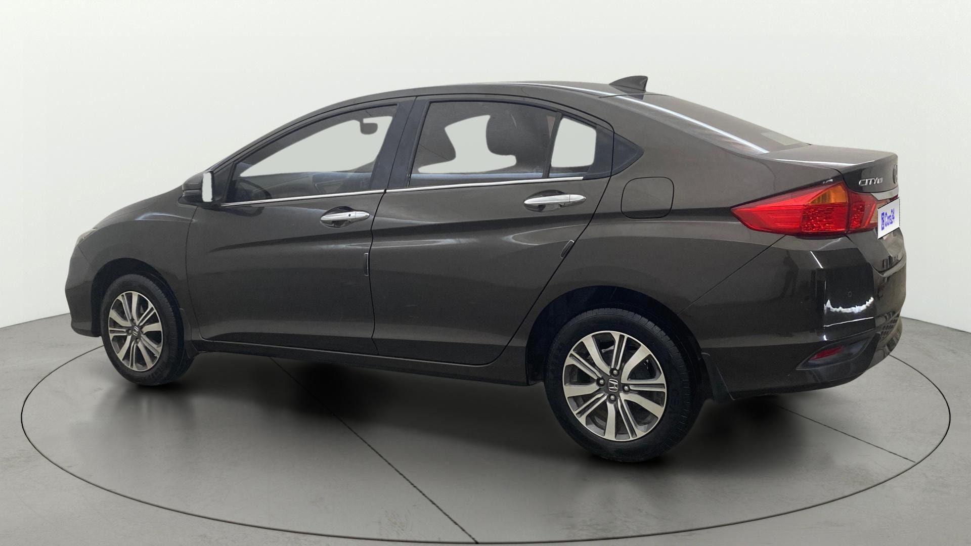 View 2022 Honda City ZX MT Diesel Anniversary Edition Image 2 Used 2022 Honda City ZX MT Diesel Anniversary Edition Image 2