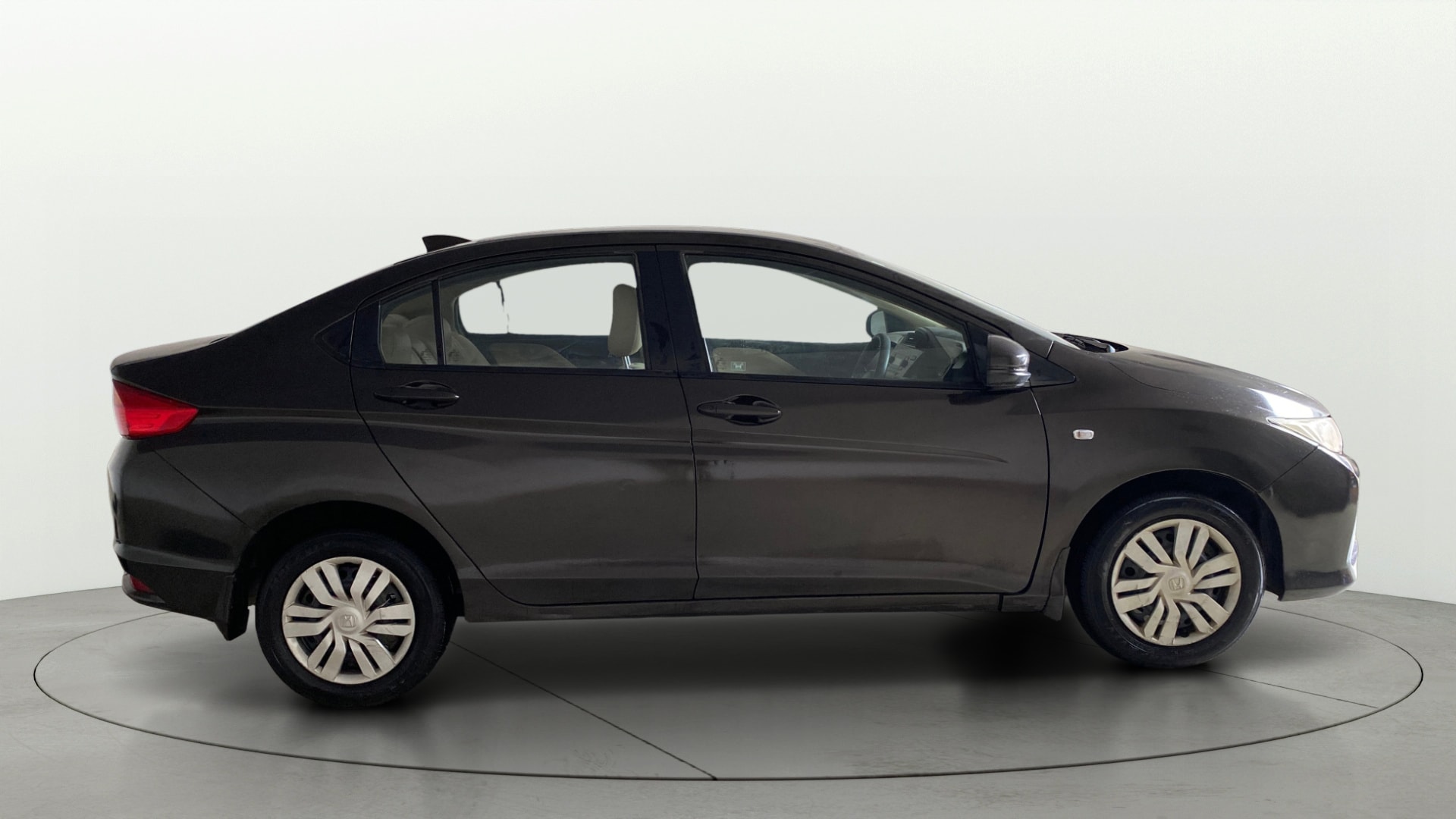 View 2016 Honda City ZX MT Diesel Anniversary Edition Image 9 Used 2016 Honda City ZX MT Diesel Anniversary Edition Image 9