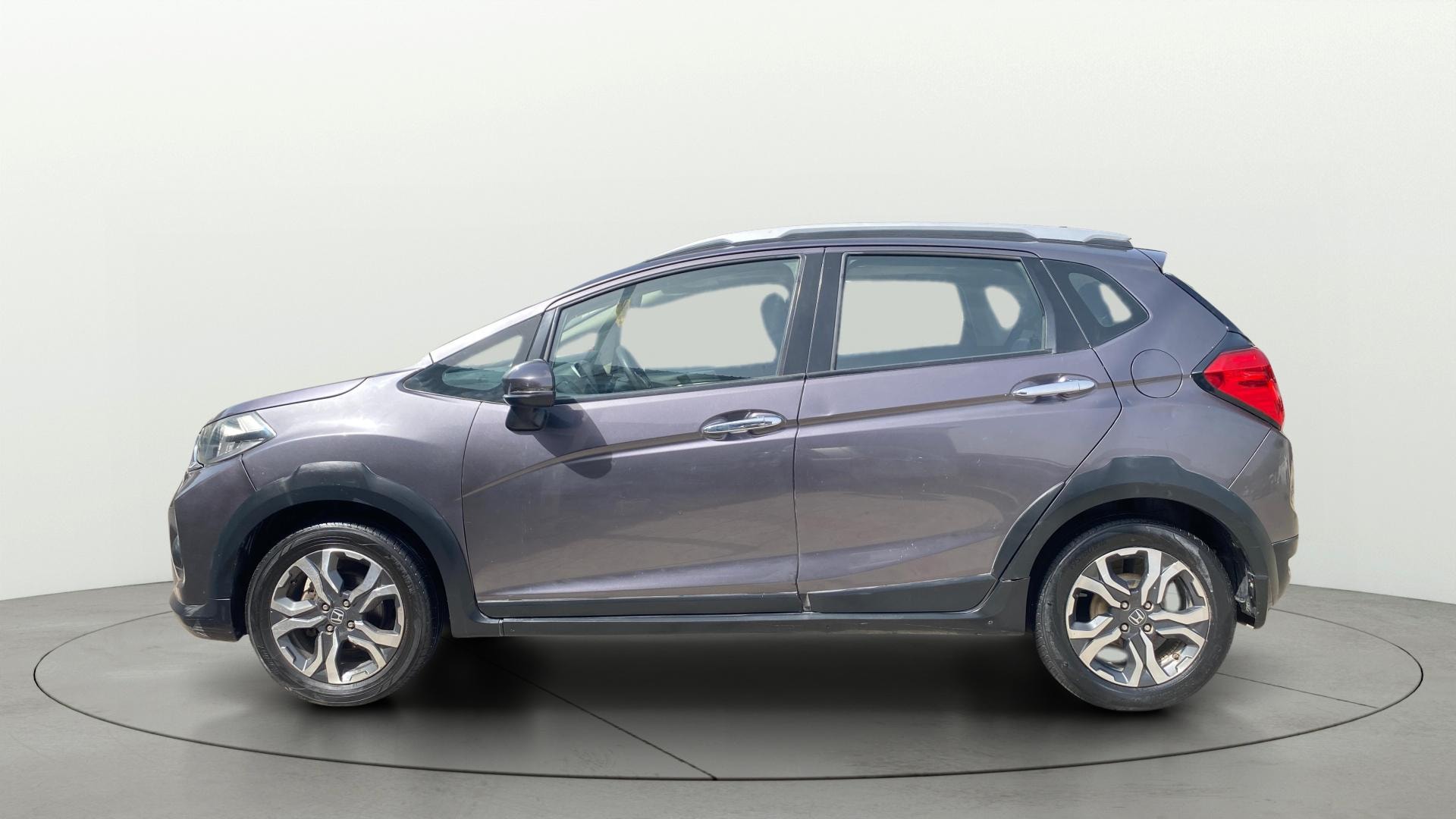 View 2018 Honda WR-V S MT Diesel Edge Edition Image 5 Used 2018 Honda WR-V S MT Diesel Edge Edition Image 5
