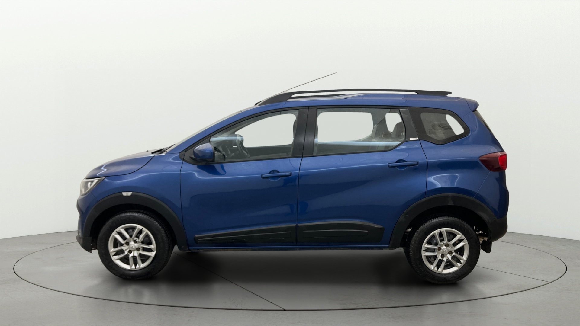 View 2020 Renault Triber RXT AMT Image 5 Used 2020 Renault Triber RXT AMT Image 5