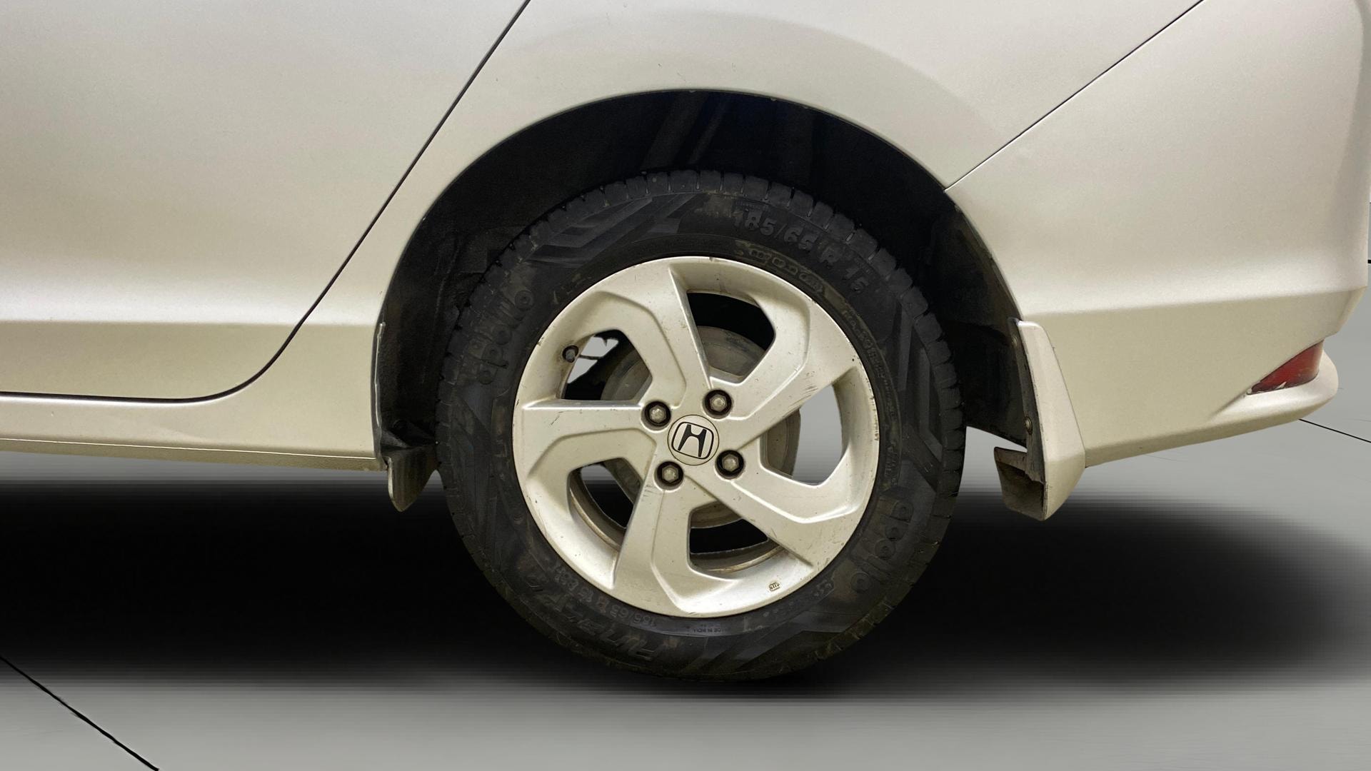 View 2015 Honda City ZX MT Diesel Anniversary Edition Image 8 Used 2015 Honda City ZX MT Diesel Anniversary Edition Image 8