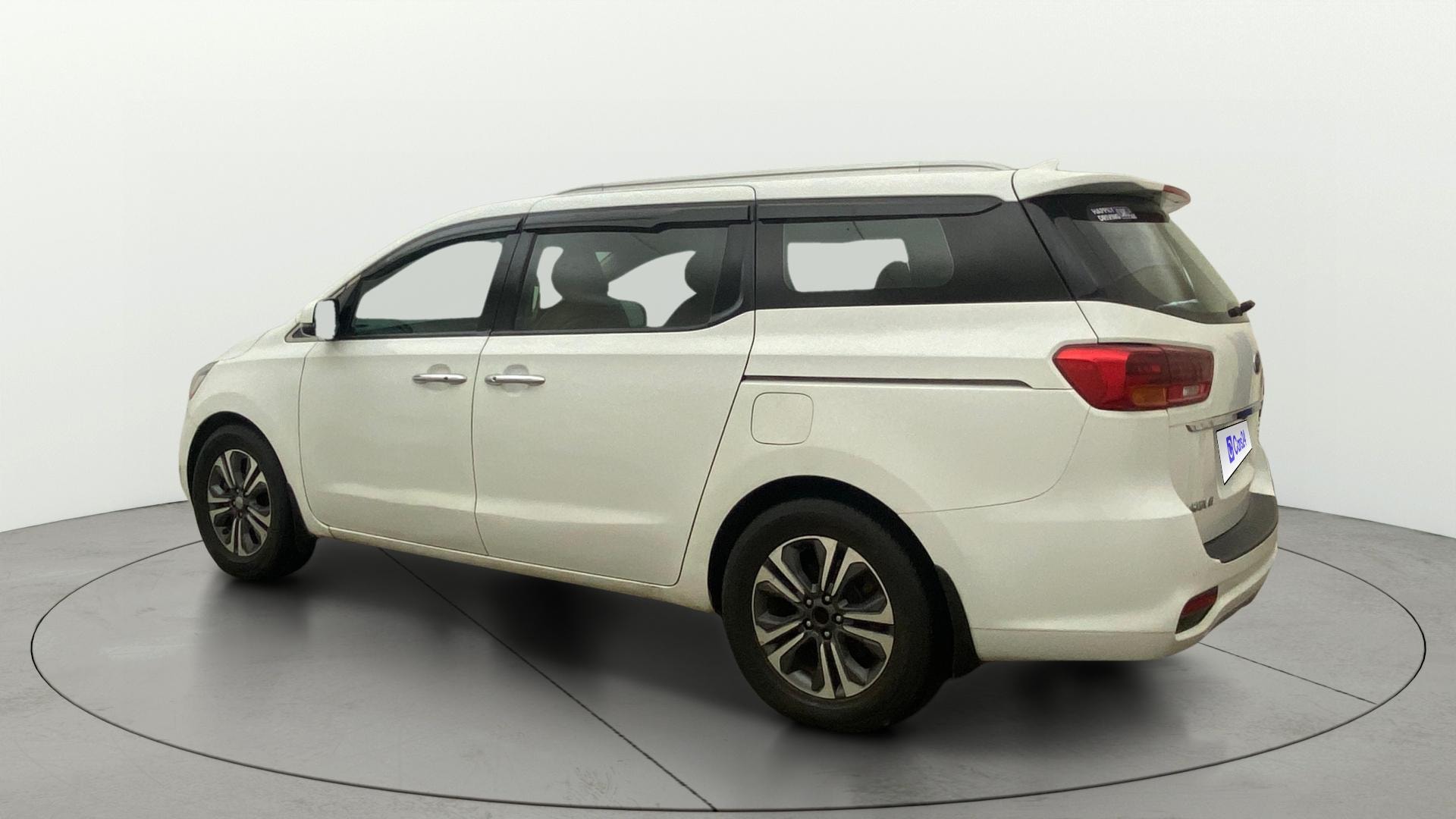 View 2022 Kia Carnival Premium 7 STR Image 2 Used 2022 Kia Carnival Premium 7 STR Image 2