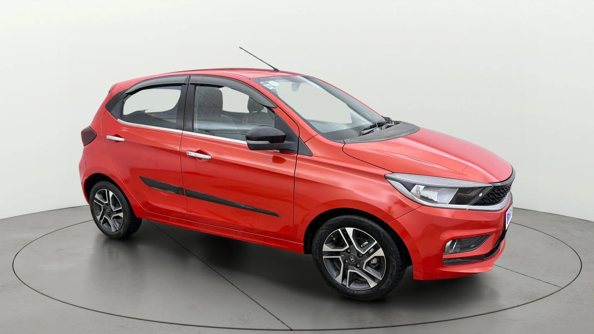 View 2020 Tata Tiago Revotorq XB Image 21 Used 2020 Tata Tiago Revotorq XB Image 21