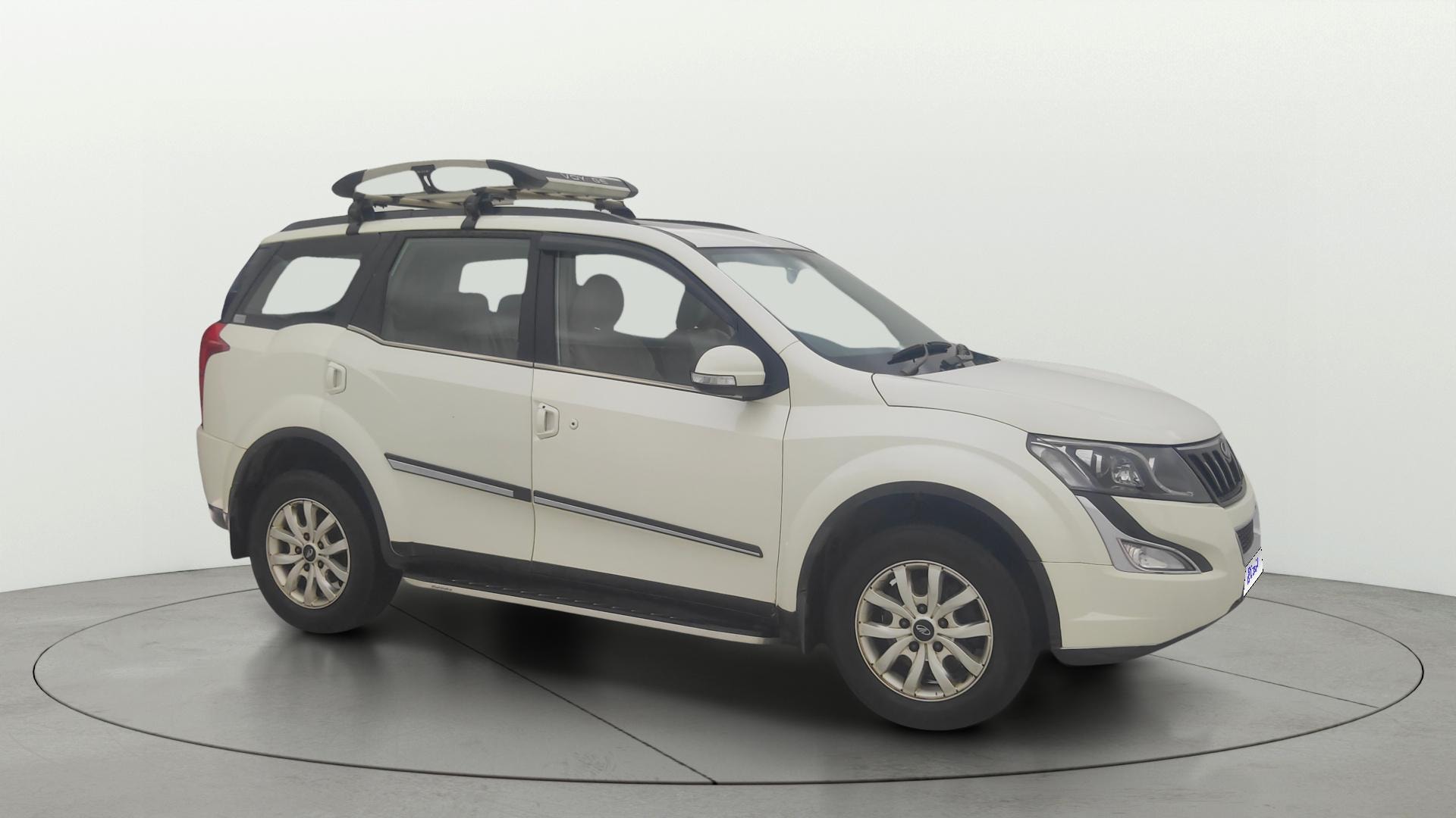 View 2017 Mahindra XUV500 W10 FWD AT Image 15 Used 2017 Mahindra XUV500 W10 FWD AT Image 15