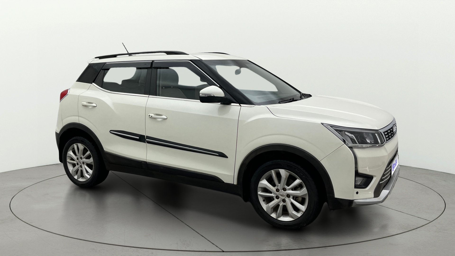 View 2020 Mahindra XUV300 W4 Petrol BS IV Image 23 Used 2020 Mahindra XUV300 W4 Petrol BS IV Image 23