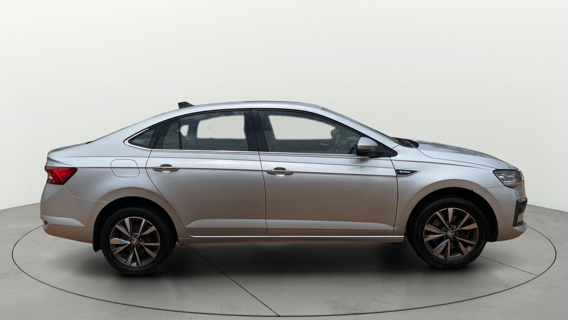 View 2023 Skoda Slavia Style 1.5 TSI DSG Image 9 Used 2023 Skoda Slavia Style 1.5 TSI DSG Image 9