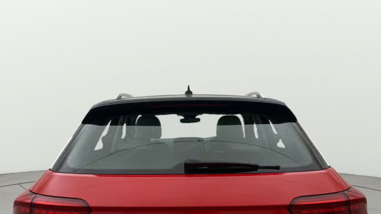 View 2021 Volkswagen T-Roc 1.5 TSI Image 4 Used 2021 Volkswagen T-Roc 1.5 TSI Image 4