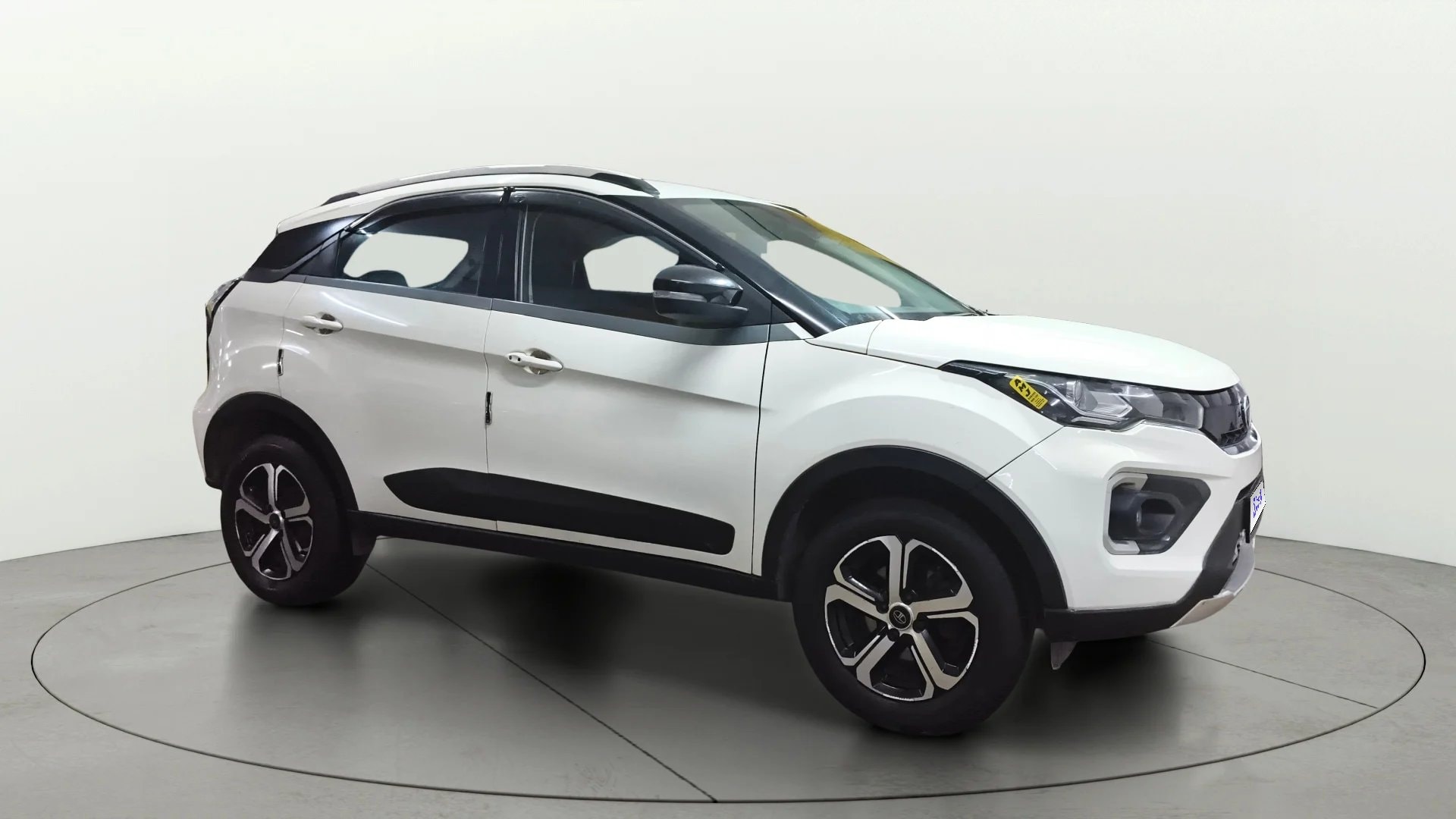 View 2021 Tata Nexon Revotron XE Image 14 Used 2021 Tata Nexon Revotron XE Image 14
