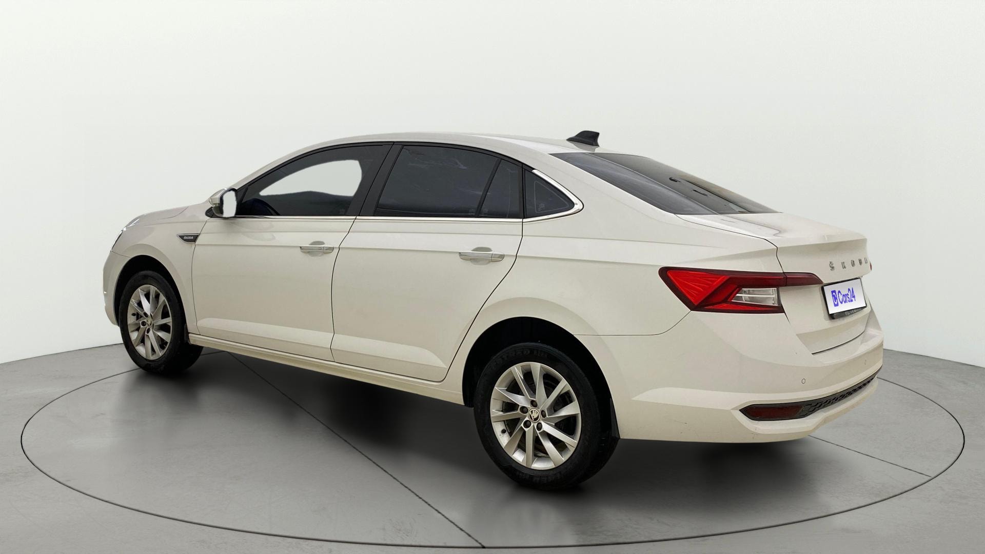 View 2024 Skoda Slavia Ambition 1.0 TSI MT Image 2 Used 2024 Skoda Slavia Ambition 1.0 TSI MT Image 2