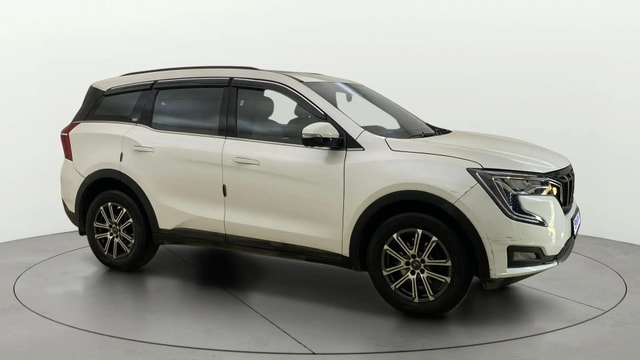 View Mahindra XUV700 Image 15 Used Mahindra XUV700 Image 15