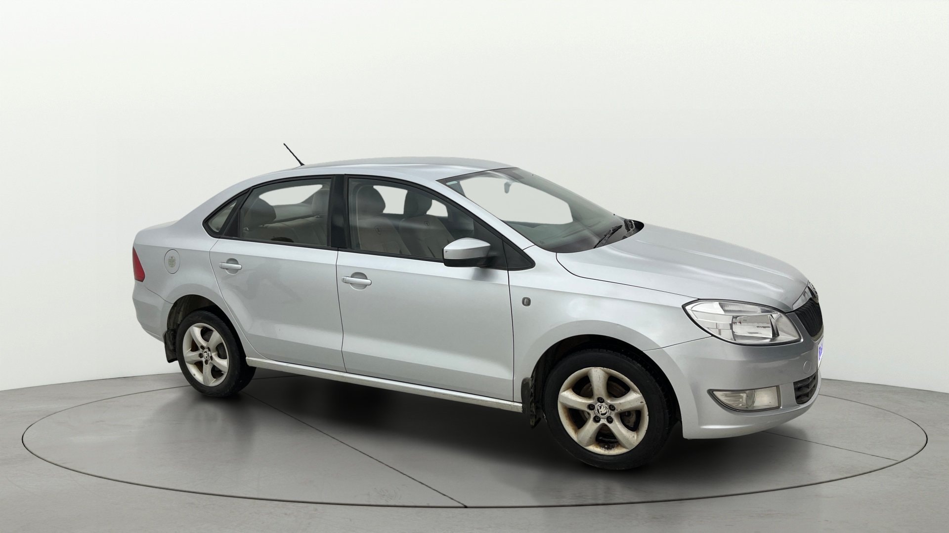 View 2014 Skoda Rapid 1.6 MPI Ambition Petrol BS IV Image 21 Used 2014 Skoda Rapid 1.6 MPI Ambition Petrol BS IV Image 21