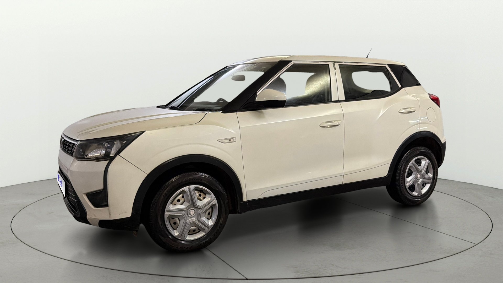 View 2022 Mahindra XUV300 W4 Petrol BS IV Image 35 Used 2022 Mahindra XUV300 W4 Petrol BS IV Image 35