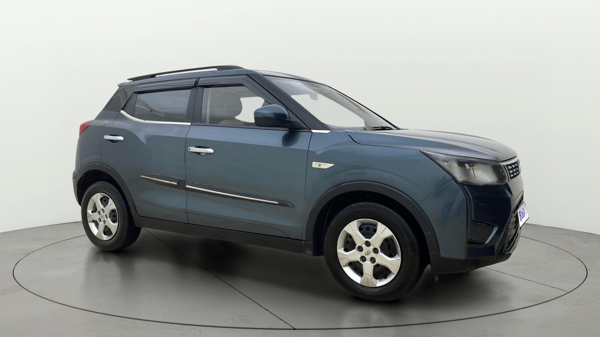 View 2022 Mahindra XUV300 W4 Petrol BS IV Image 21 Used 2022 Mahindra XUV300 W4 Petrol BS IV Image 21