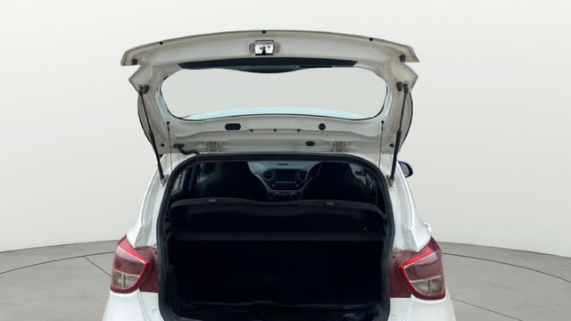View Hyundai Grand i10 Image 16 Used Hyundai Grand i10 Image 16