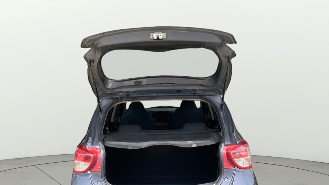 View 2016 Hyundai Grand i10 Sportz 1.2 Kappa Image 16 Used 2016 Hyundai Grand i10 Sportz 1.2 Kappa Image 16