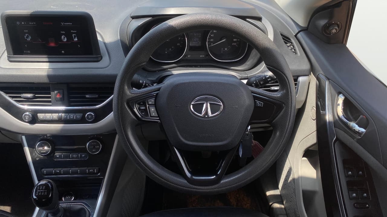 Used 2018 Tata Nexon Used 2018 Tata Nexon