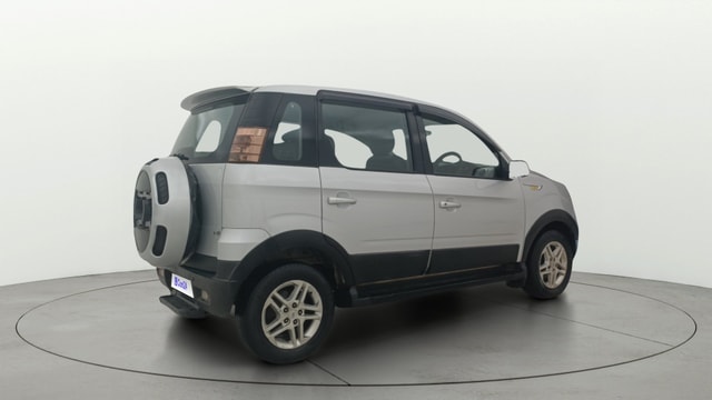 View Mahindra NuvoSport Image 45 Used Mahindra NuvoSport Image 45