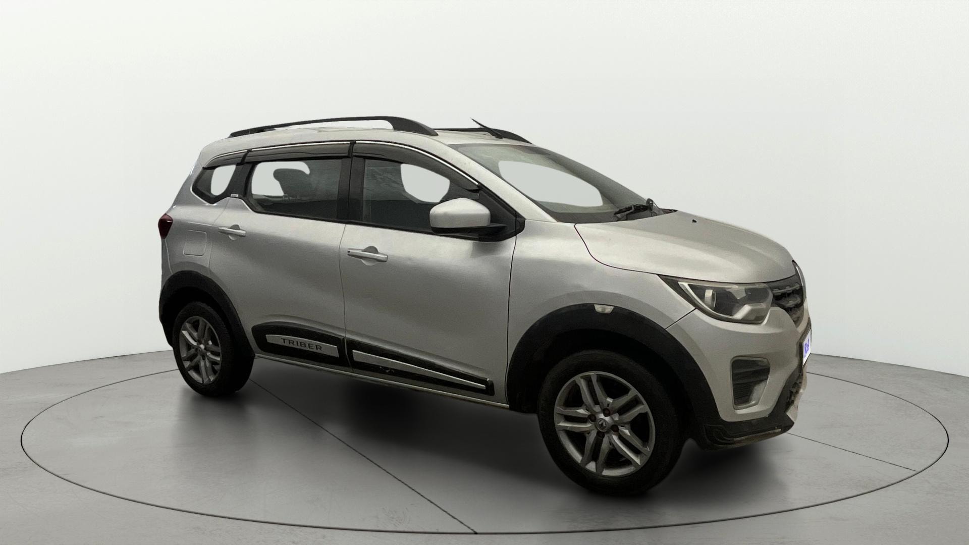 View 2020 Renault Triber RXZ Image 23 Used 2020 Renault Triber RXZ Image 23