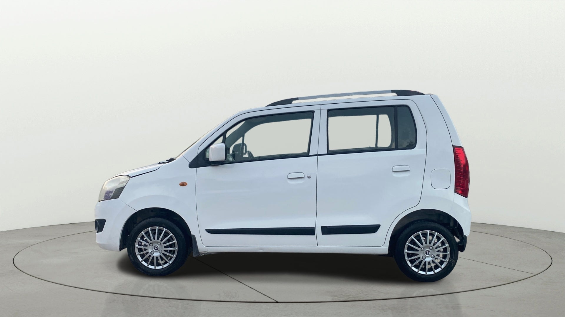 View 2016 Maruti Suzuki 1000 Base Variant Image 5 Used 2016 Maruti Suzuki 1000 Base Variant Image 5