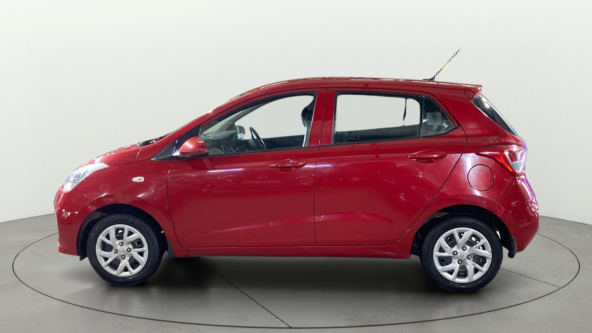 View 2018 Hyundai Grand i10 Magna 1.2 Kappa VTVT Image 5 Used 2018 Hyundai Grand i10 Magna 1.2 Kappa VTVT Image 5