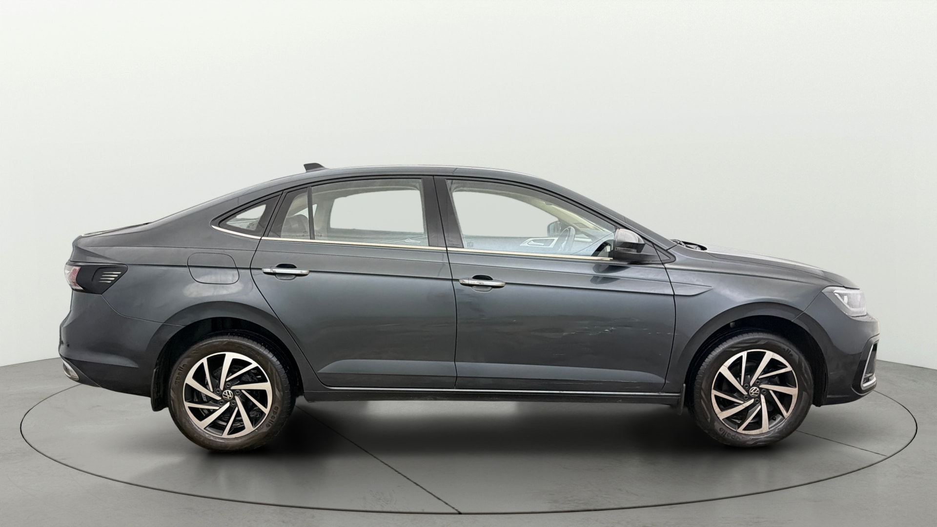 View 2023 Volkswagen Virtus Topline 1.0 TSI MT Image 9 Used 2023 Volkswagen Virtus Topline 1.0 TSI MT Image 9
