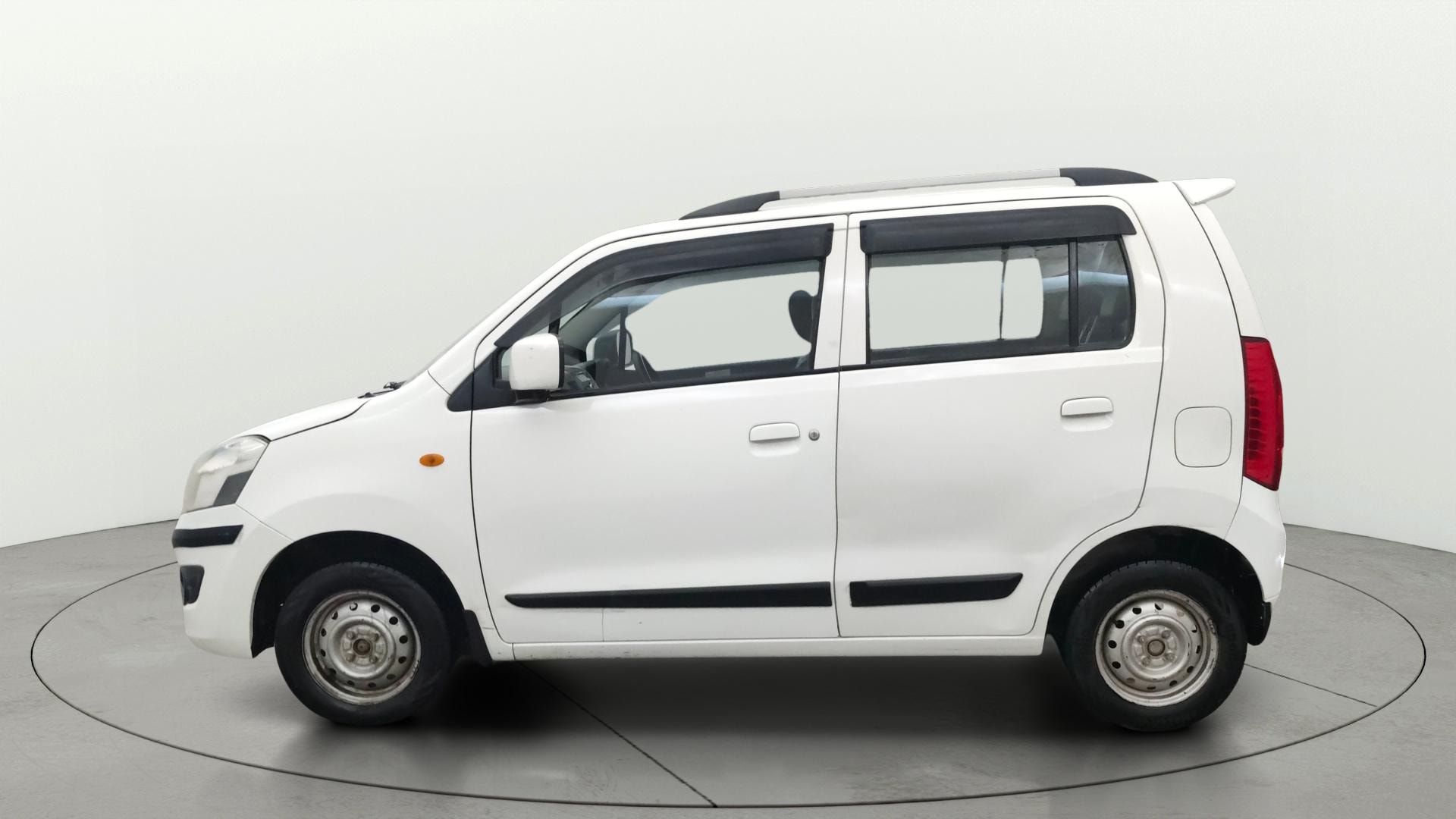 View 2017 Maruti Suzuki 1000 Base Variant Image 5 Used 2017 Maruti Suzuki 1000 Base Variant Image 5