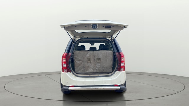 View Mahindra XUV500 Image 33 Used Mahindra XUV500 Image 33