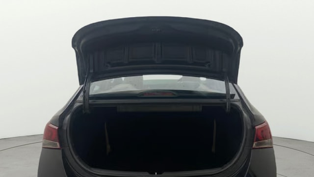 View Hyundai Verna Image 39 Used Hyundai Verna Image 39