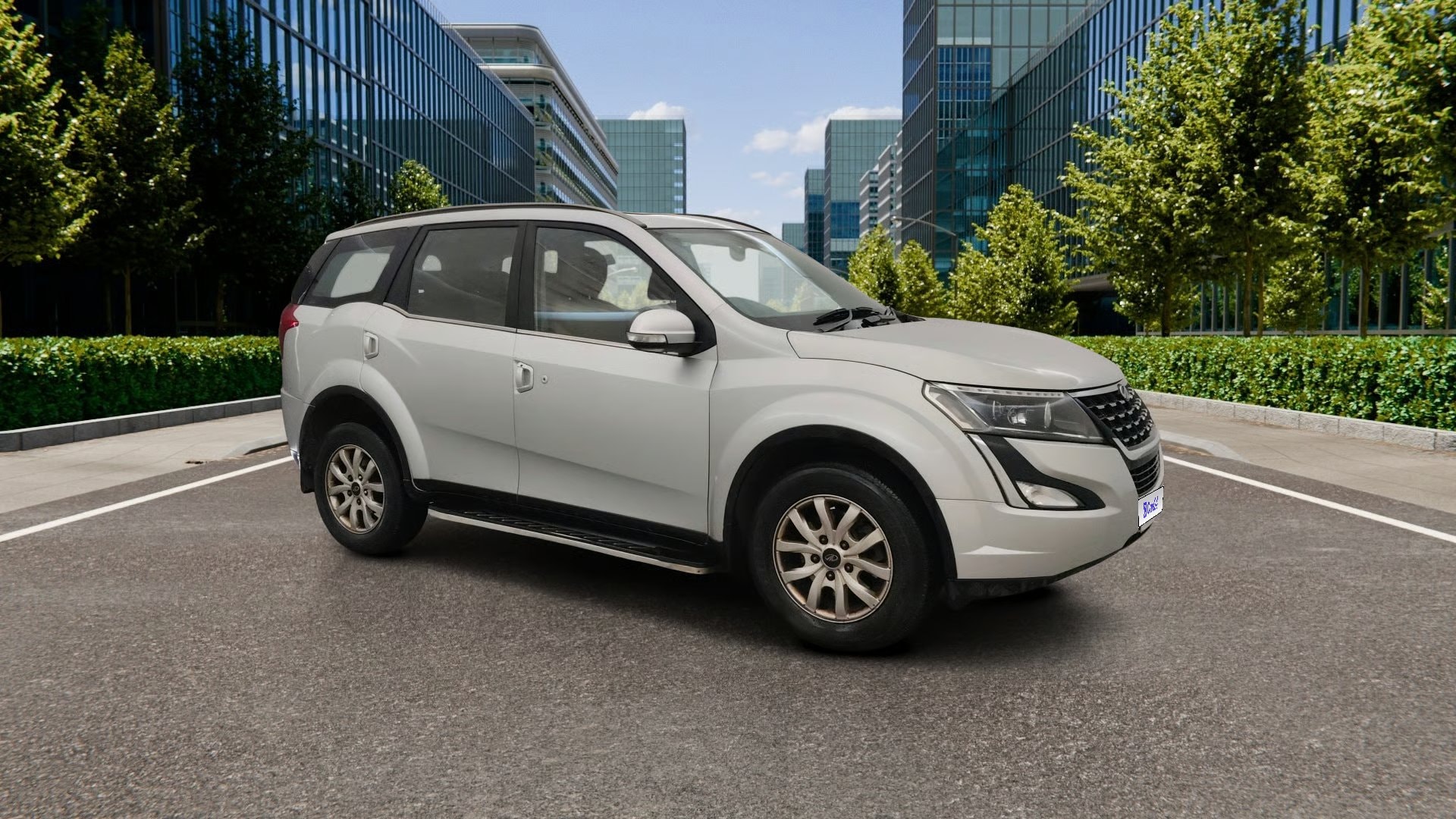 View 2018 Mahindra XUV500 W9 AT Image 24 Used 2018 Mahindra XUV500 W9 AT Image 24