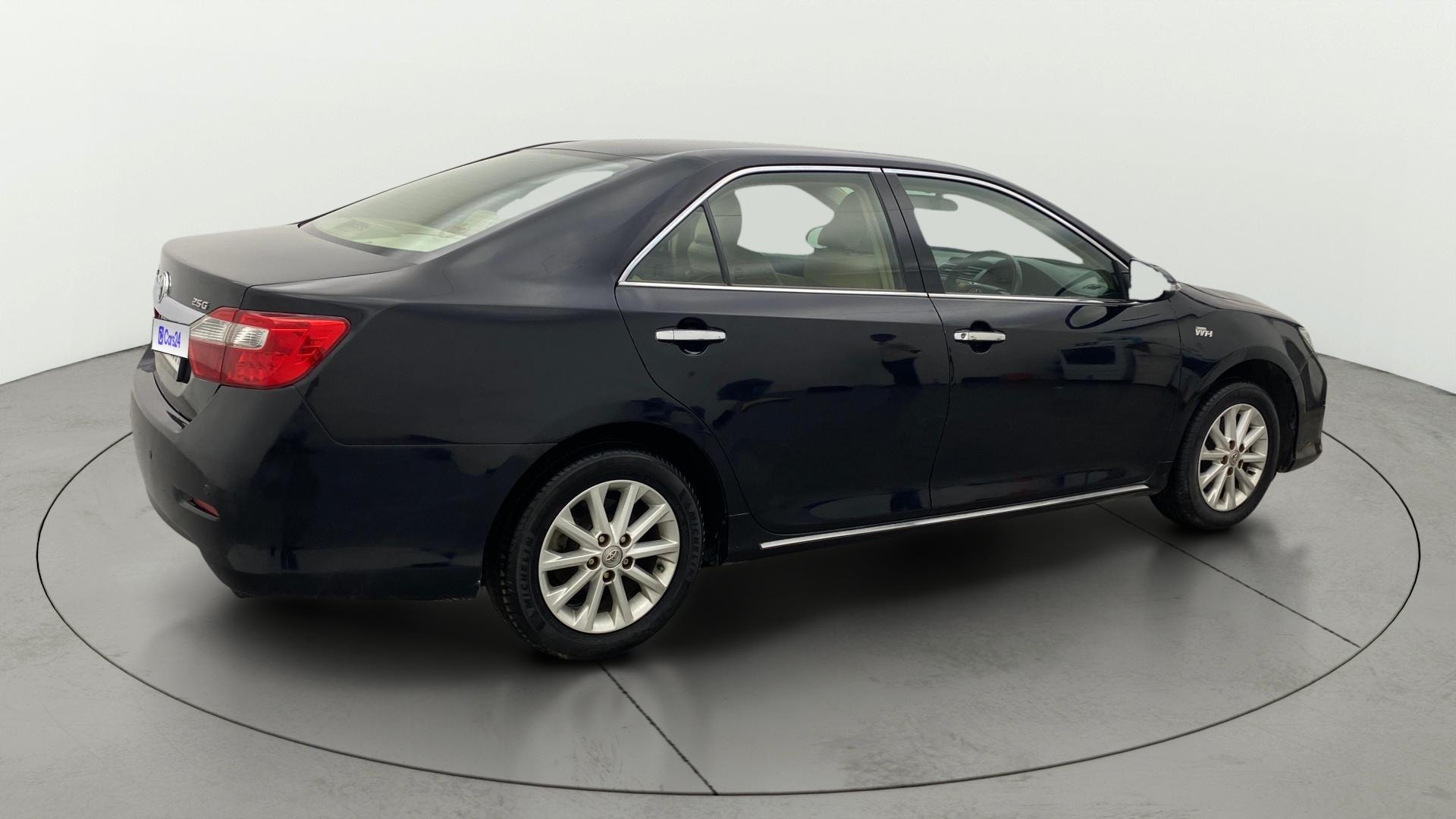 View 2013 Toyota Camry 2.5 AT Image 43 Used 2013 Toyota Camry 2.5 AT Image 43