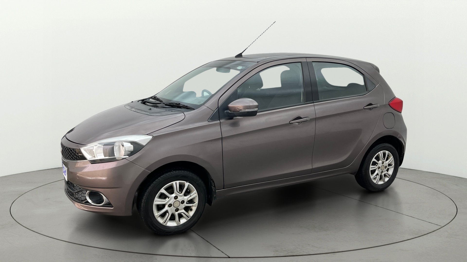 View 2017 Tata Tiago Revotorq XZ Image 34 Used 2017 Tata Tiago Revotorq XZ Image 34