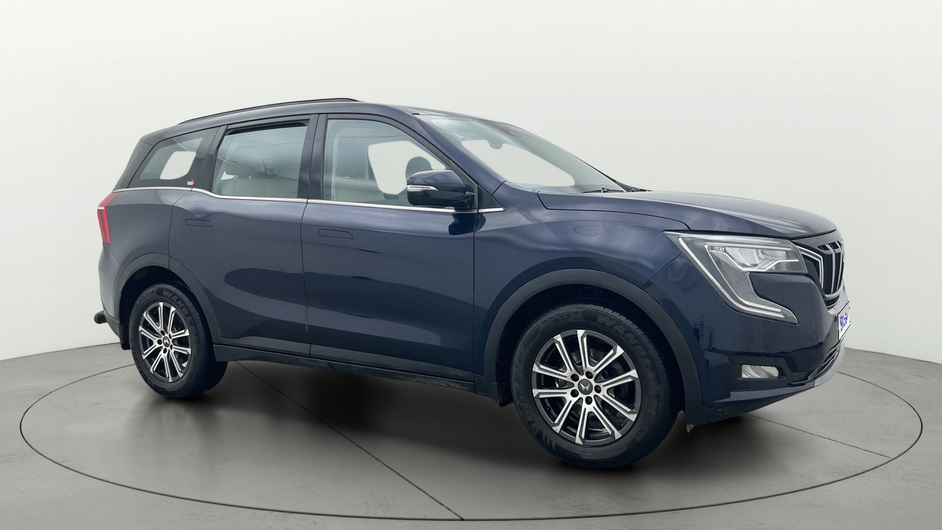 View 2022 Mahindra XUV700 MX Petrol 5 STR Image 24 Used 2022 Mahindra XUV700 MX Petrol 5 STR Image 24
