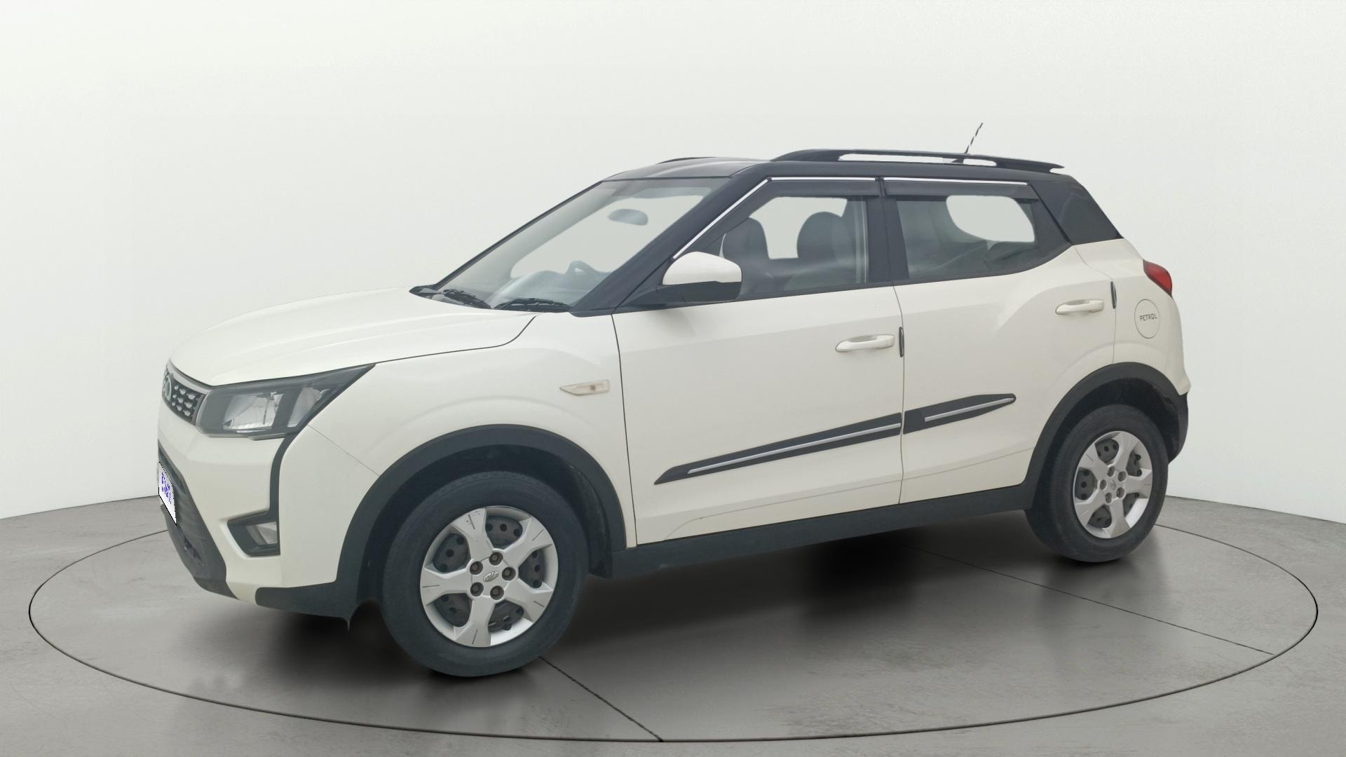 View 2021 Mahindra XUV300 W4 Petrol BS IV Image 35 Used 2021 Mahindra XUV300 W4 Petrol BS IV Image 35