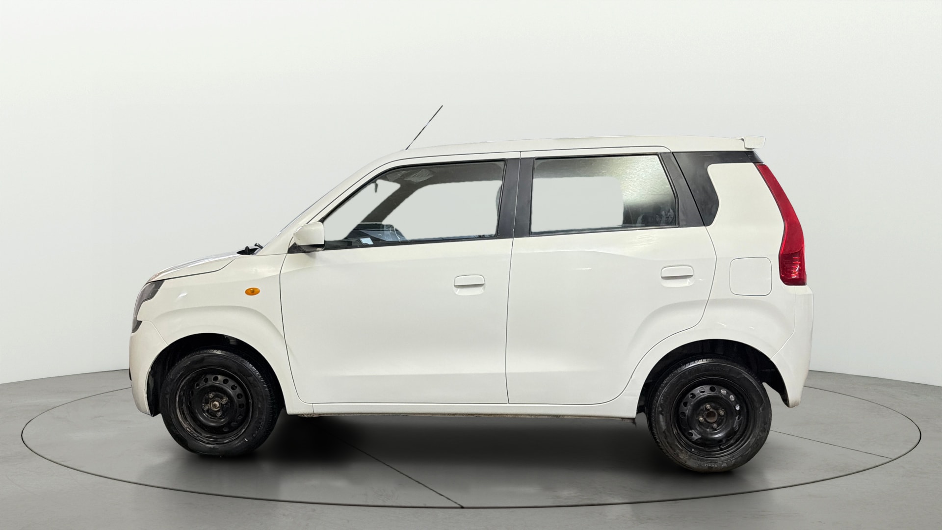 View 2023 Maruti Suzuki 1000 Base Variant Image 24 Used 2023 Maruti Suzuki 1000 Base Variant Image 24