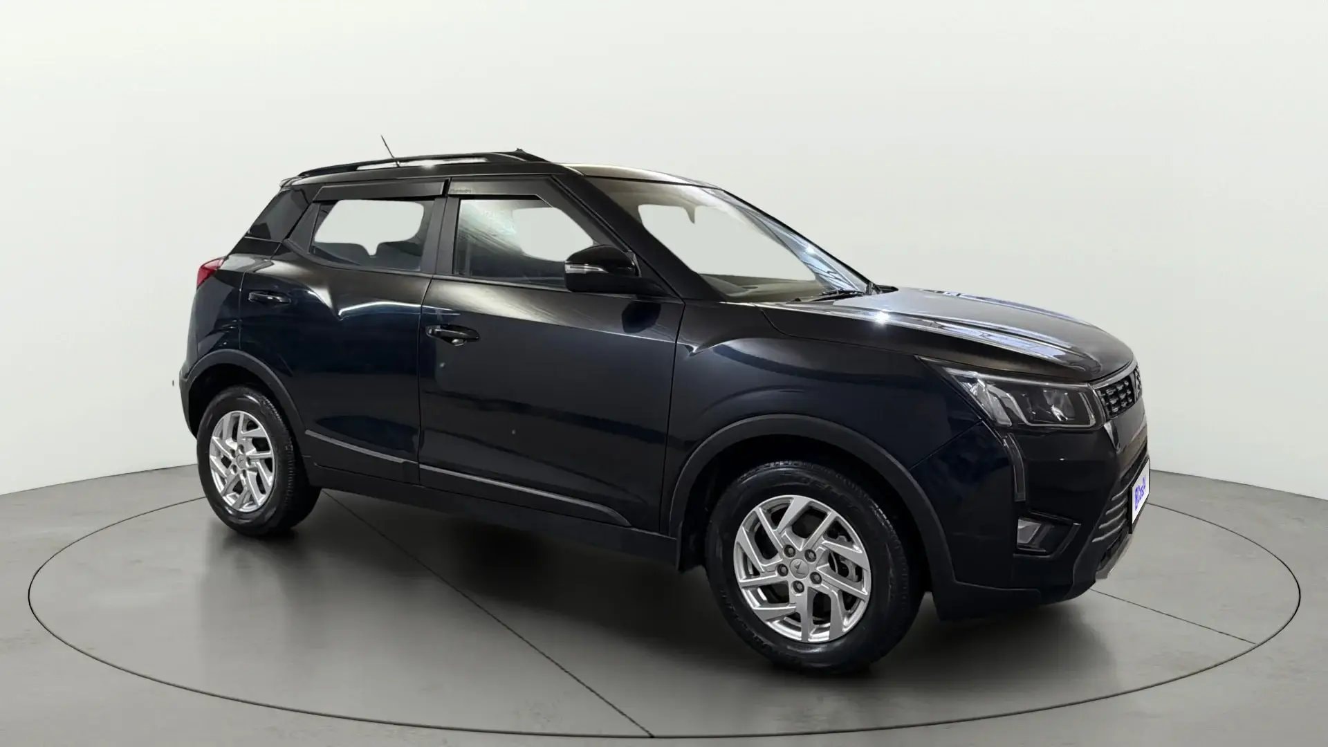 View 2024 Mahindra XUV300 W4 Petrol BS IV Image 23 Used 2024 Mahindra XUV300 W4 Petrol BS IV Image 23