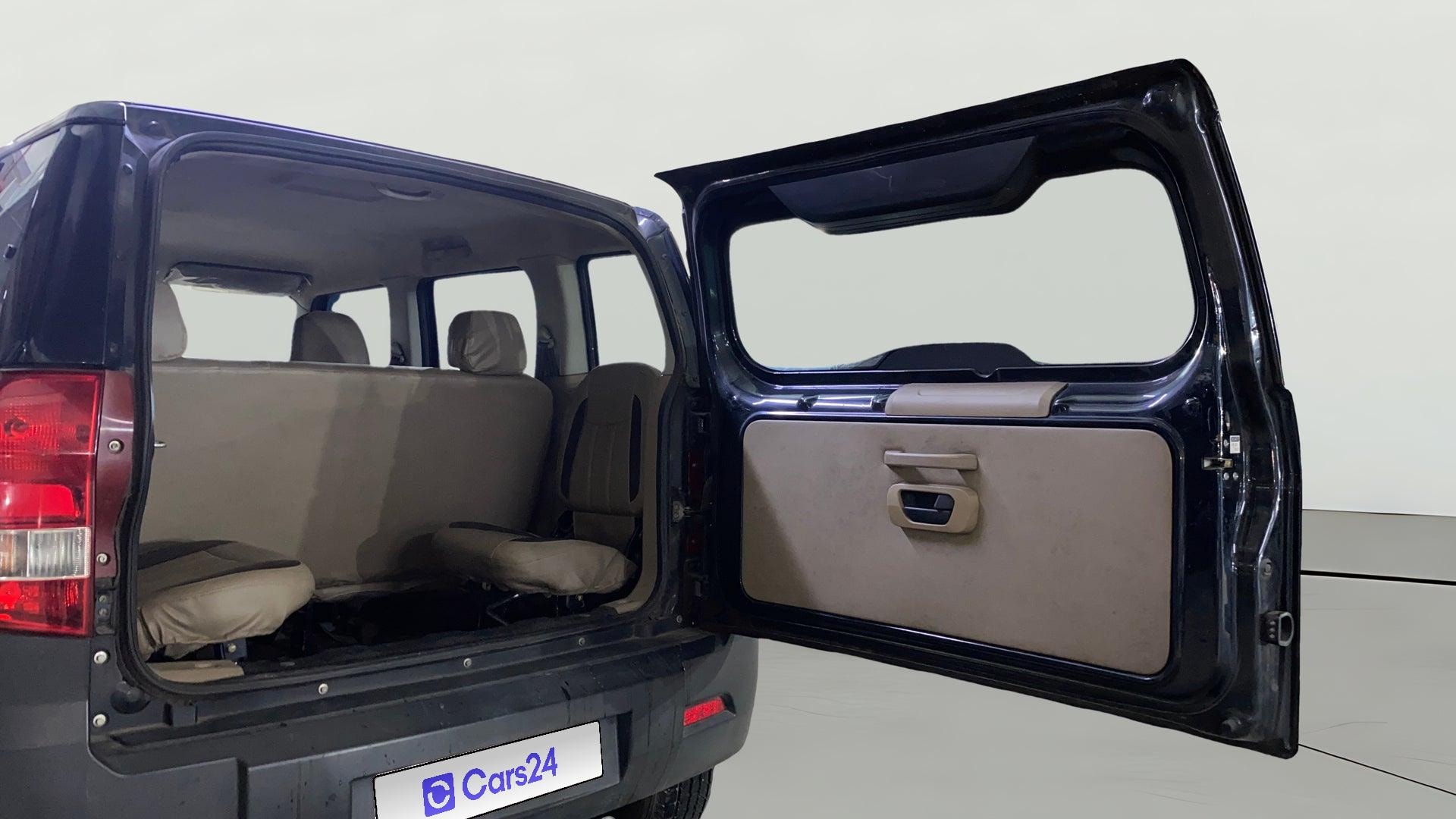 View 2017 Mahindra TUV300 T4 Image 37 Used 2017 Mahindra TUV300 T4 Image 37