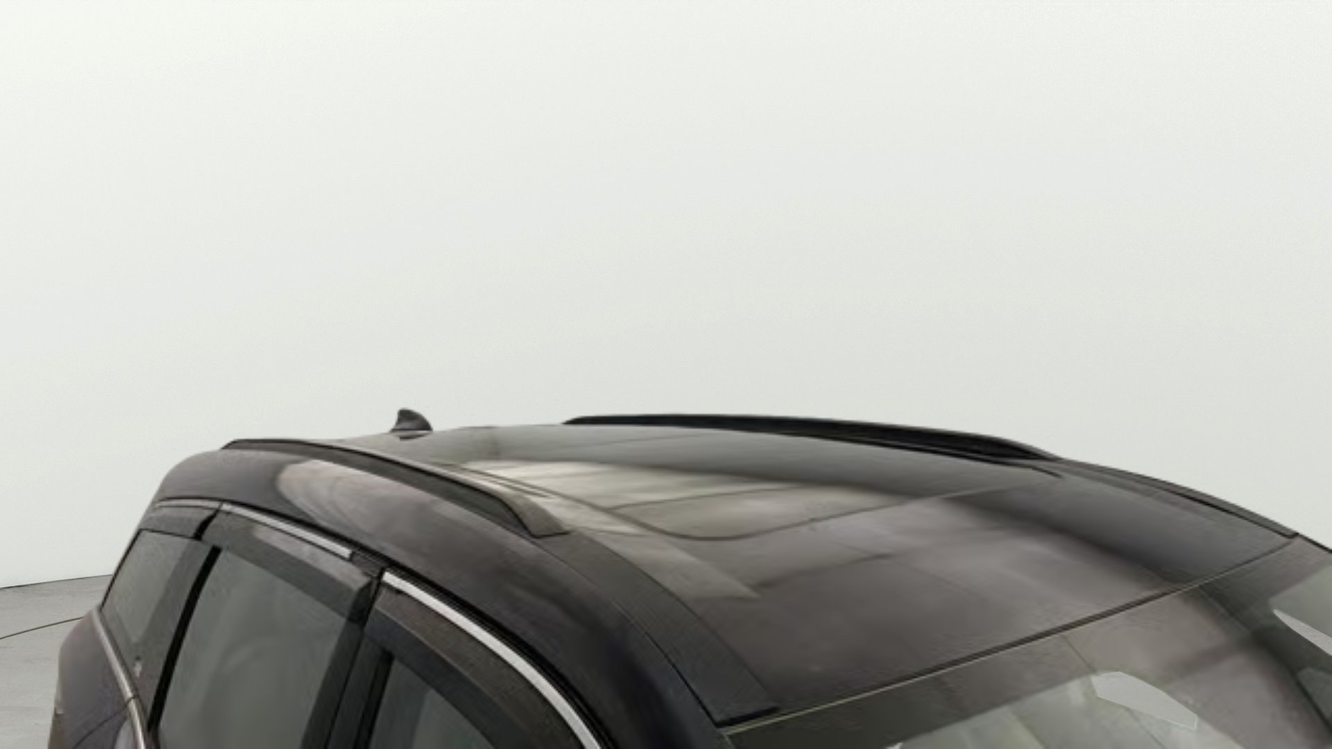 View 2023 Mahindra XUV700 MX Petrol 5 STR Image 6 Used 2023 Mahindra XUV700 MX Petrol 5 STR Image 6