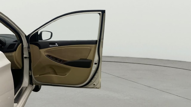 View Hyundai Fluidic Verna Image 45 Used Hyundai Fluidic Verna Image 45