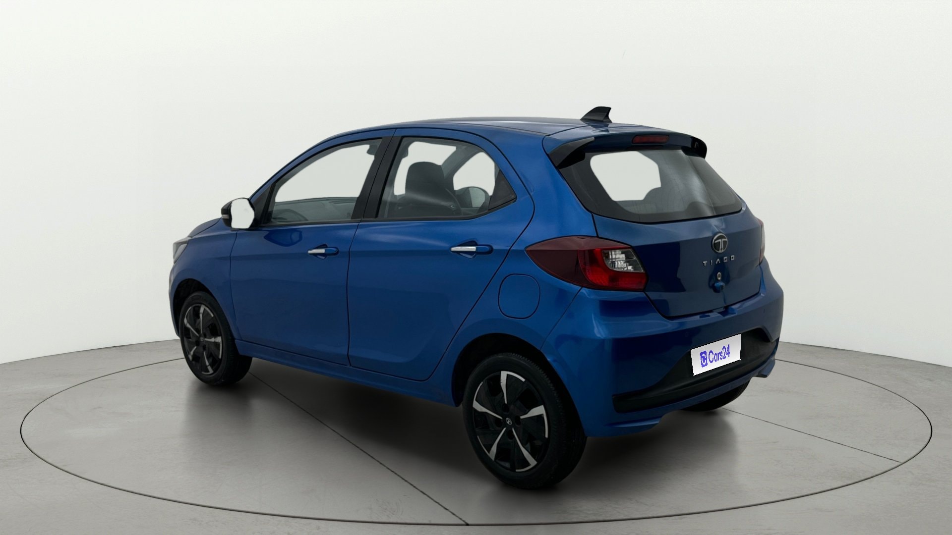 View 2025 Tata Tiago Revotorq XB Image 2 Used 2025 Tata Tiago Revotorq XB Image 2