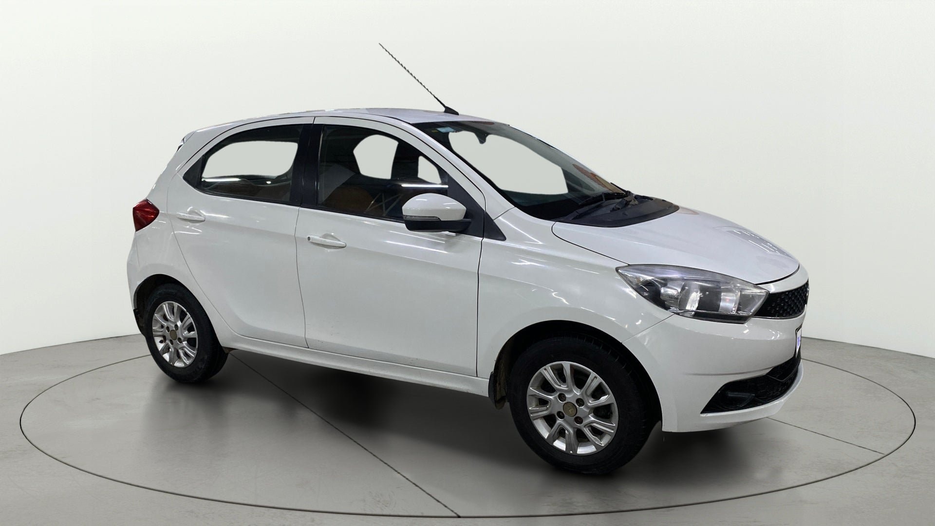 View 2016 Tata Tiago Revotorq XB Image 21 Used 2016 Tata Tiago Revotorq XB Image 21