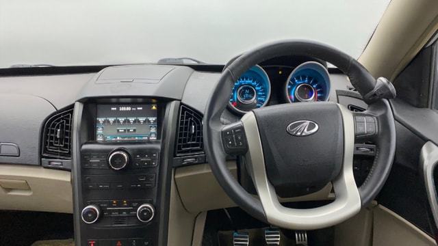 View Mahindra XUV500 Image 14 Used Mahindra XUV500 Image 14