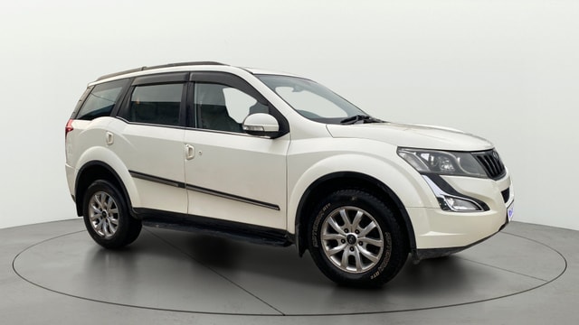 View Mahindra XUV500 Image 23 Used Mahindra XUV500 Image 23