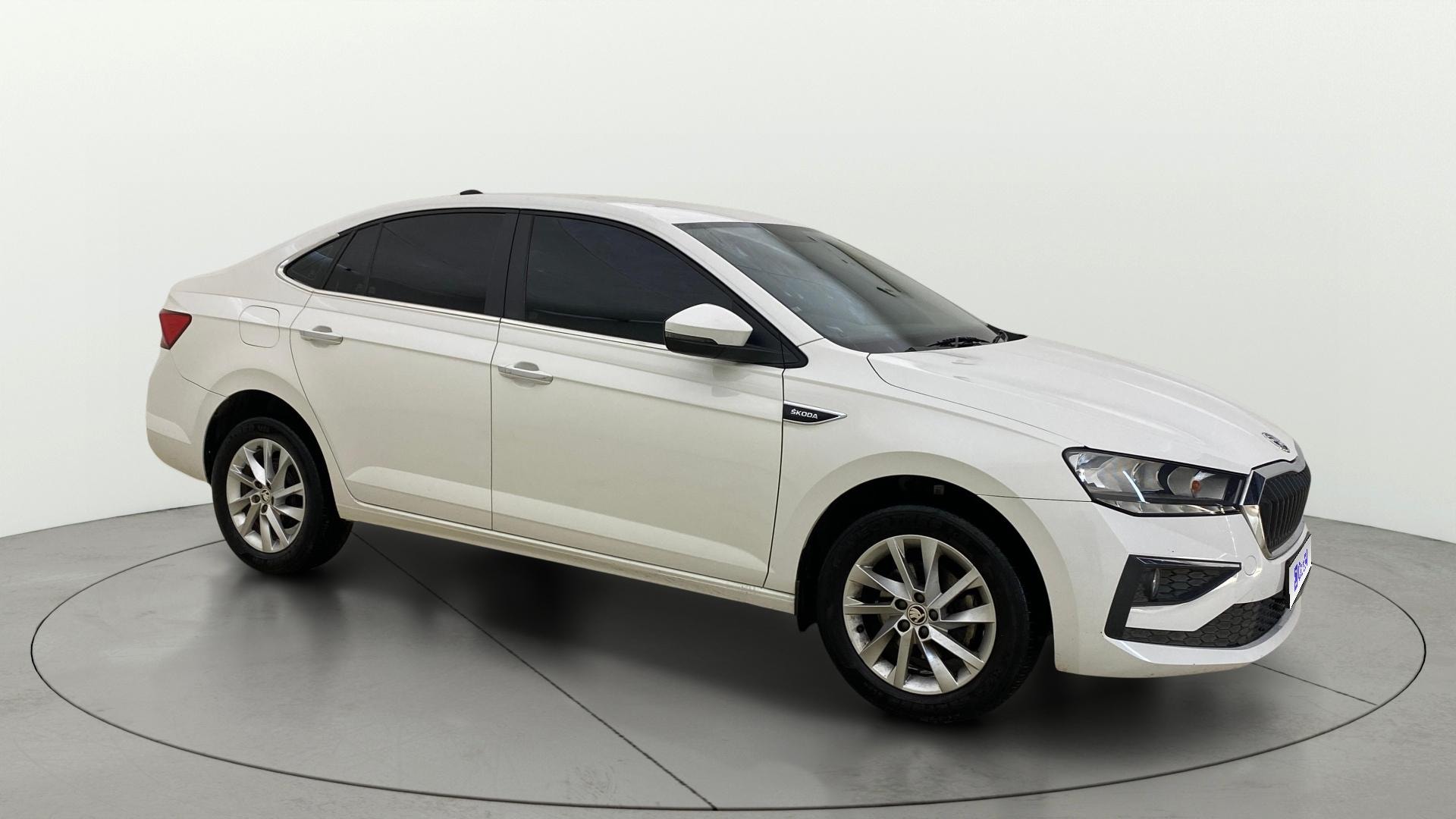 View 2024 Skoda Slavia Ambition 1.0 TSI MT Image 37 Used 2024 Skoda Slavia Ambition 1.0 TSI MT Image 37