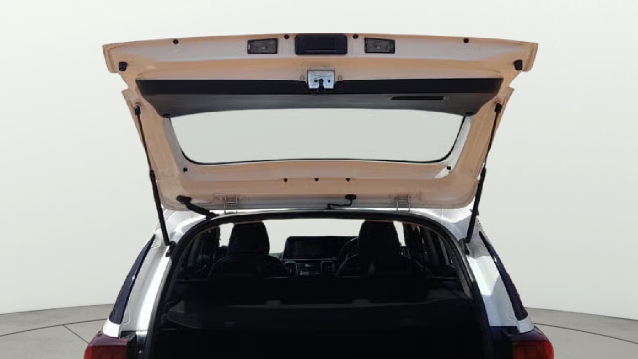 View 2022 Kia Sonet GTX Plus iMT Petrol Image 32 Used 2022 Kia Sonet GTX Plus iMT Petrol Image 32