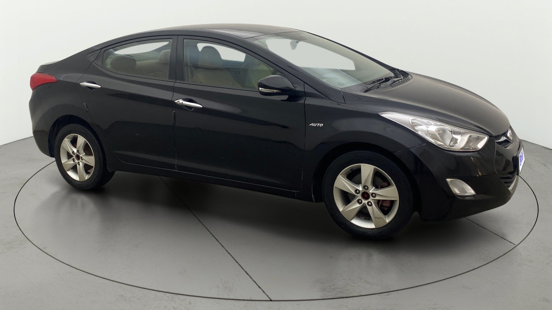 View 2014 Hyundai Elantra 1.6 CRDi S Image 14 Used 2014 Hyundai Elantra 1.6 CRDi S Image 14