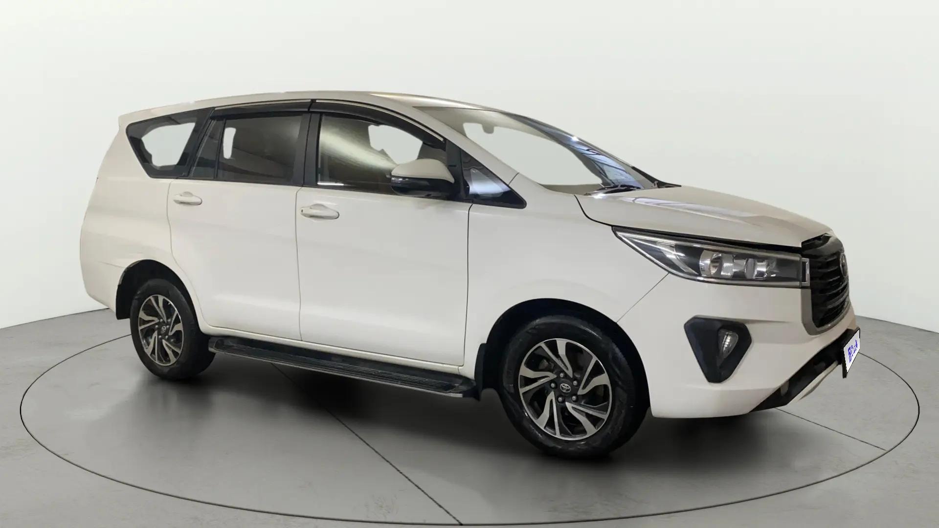 View 2021 Toyota Innova Crysta 2.4 G MT 7-Seater BS IV Image 15 Used 2021 Toyota Innova Crysta 2.4 G MT 7-Seater BS IV Image 15