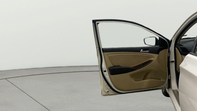 View Hyundai Fluidic Verna Image 31 Used Hyundai Fluidic Verna Image 31